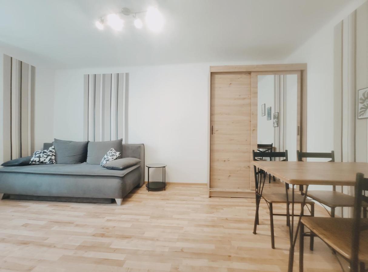 Pielegniarek 5 By Homeprime Krasków Exterior foto